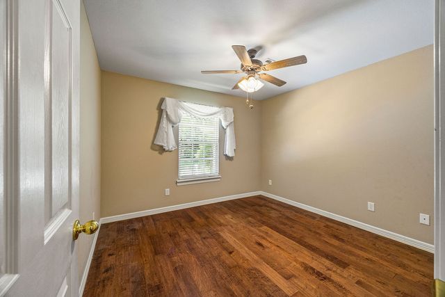 1286 Hackberry Place, Elkins, AR 72727