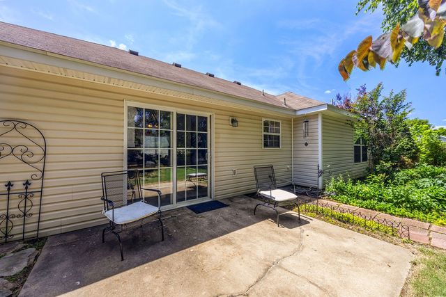 1286 Hackberry Place, Elkins, AR 72727
