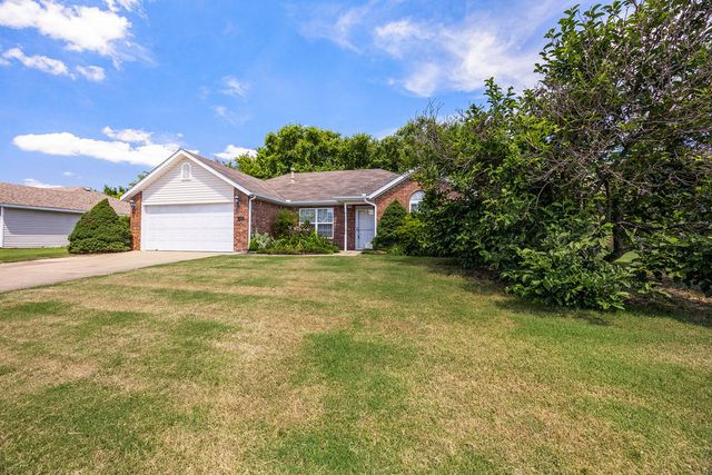 1286 Hackberry Place, Elkins, AR 72727
