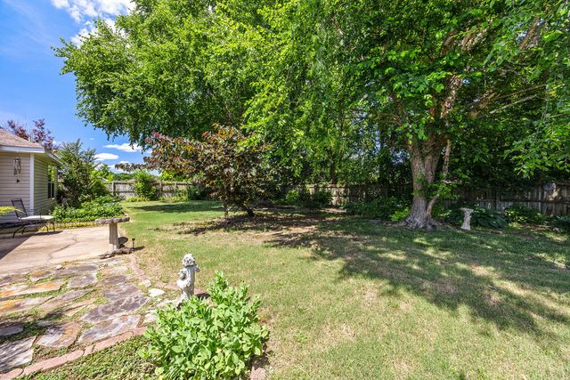 1286 Hackberry Place, Elkins, AR 72727