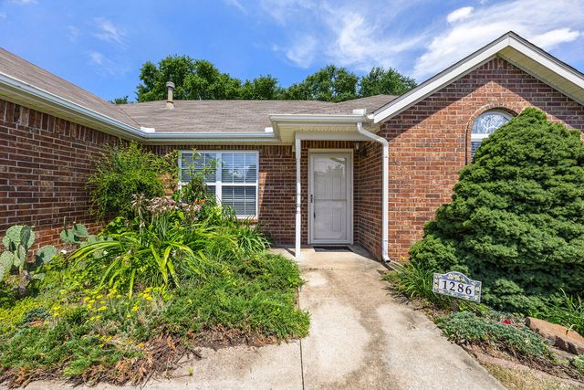 1286 Hackberry Place, Elkins, AR 72727