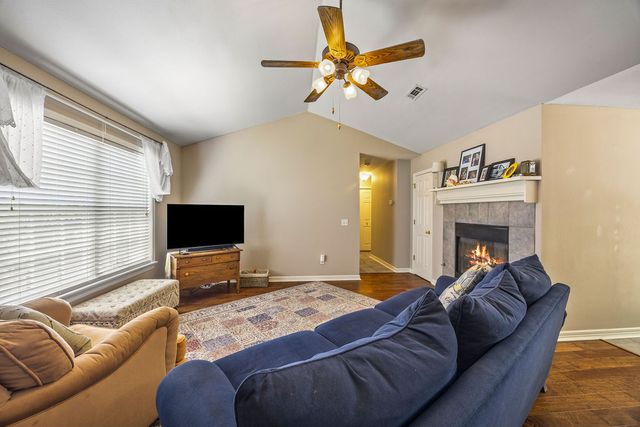 1286 Hackberry Place, Elkins, AR 72727