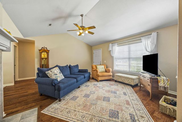1286 Hackberry Place, Elkins, AR 72727