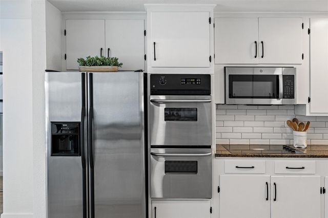 1201 Lakeshore DR, Spicewood, TX 78669