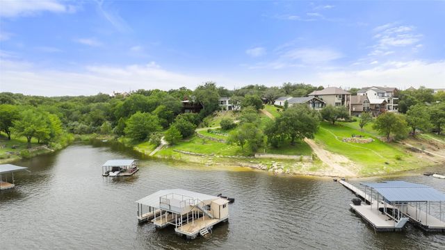 1201 Lakeshore DR, Spicewood, TX 78669