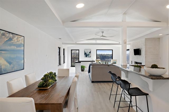 1201 Lakeshore DR, Spicewood, TX 78669