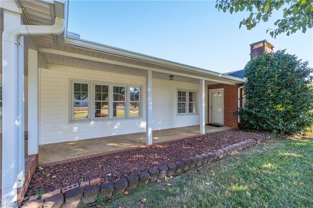 3555 Transou Road, Pfafftown, NC 27040