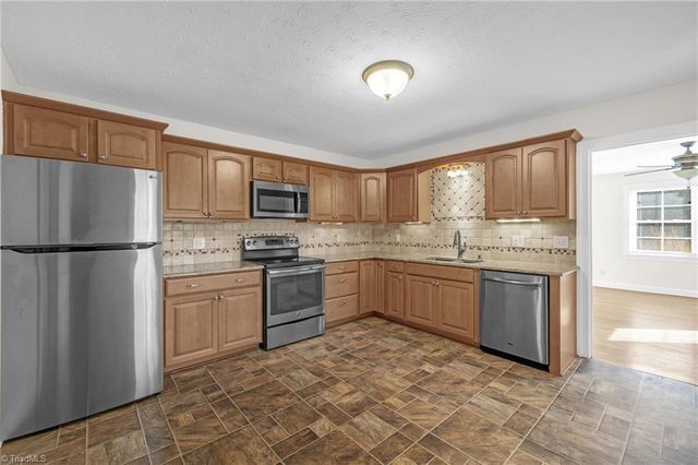 3555 Transou Road, Pfafftown, NC 27040