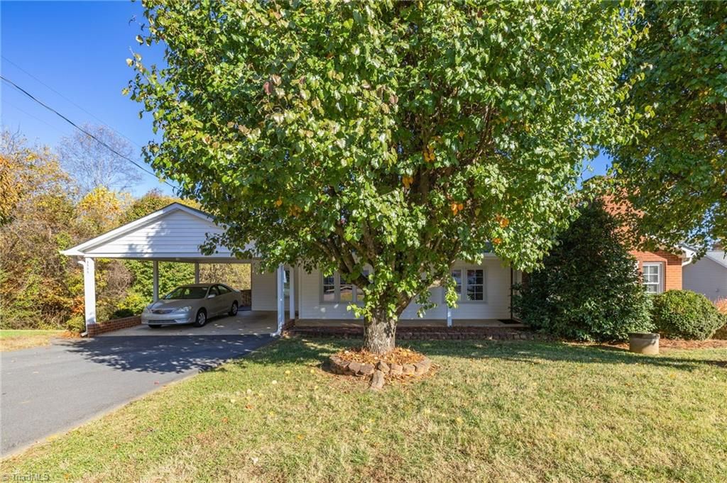 3555 Transou Road, Pfafftown, NC 27040