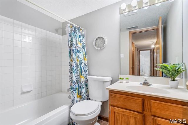 9608 Bent Pine Drive J, St Louis, MO 63126