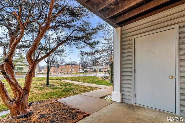 9608 Bent Pine Drive J, St Louis, MO 63126
