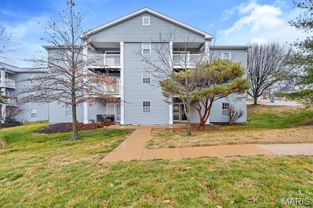 9608 Bent Pine Drive J, St Louis, MO 63126