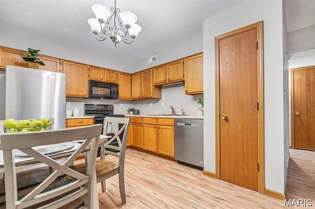 9608 Bent Pine Drive J, St Louis, MO 63126