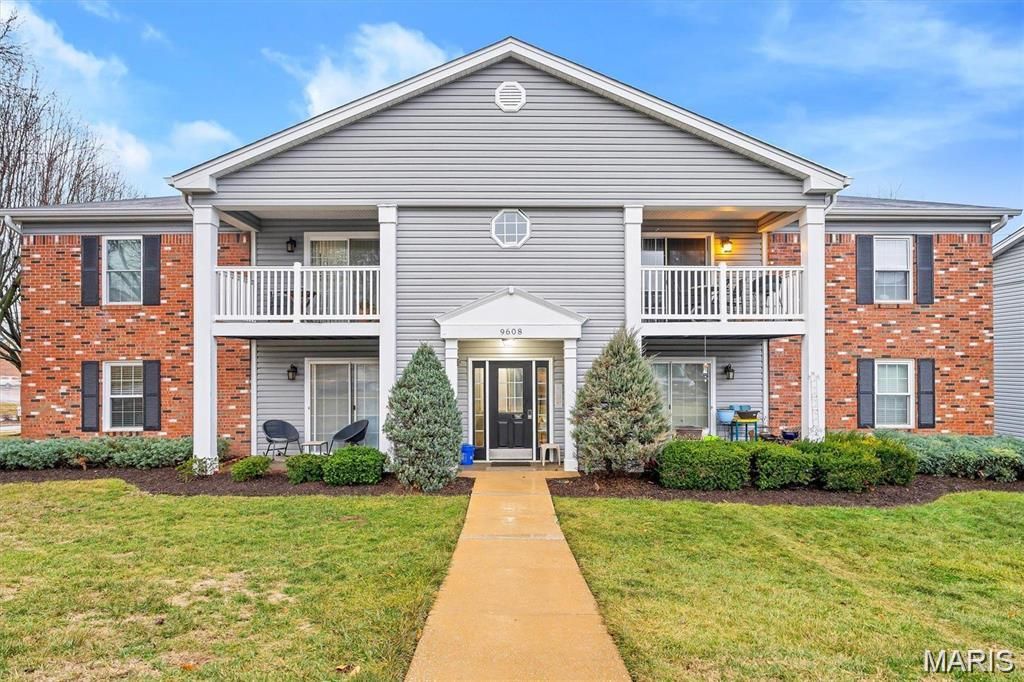 9608 Bent Pine Drive J, St Louis, MO 63126