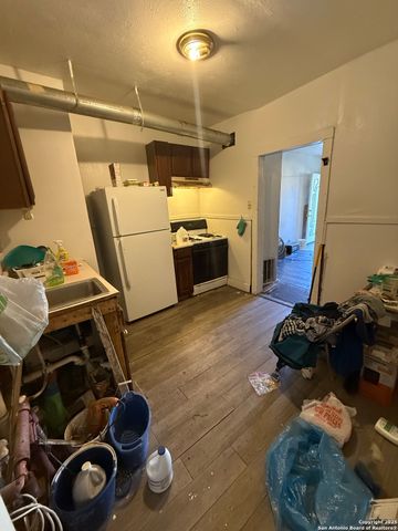 215 Gulf, San Antonio, TX 78202