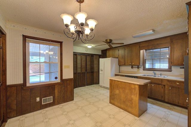 148 Hickory Hill Drive, Inman, SC 29349