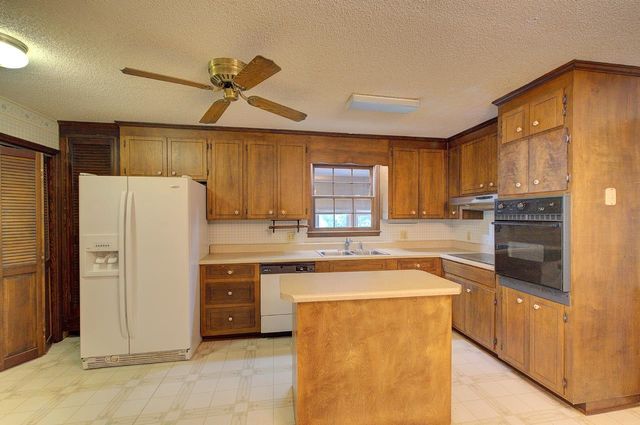 148 Hickory Hill Drive, Inman, SC 29349