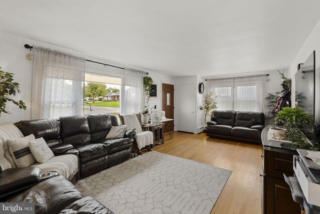 210 MUSSER RD, East Earl, PA 17519