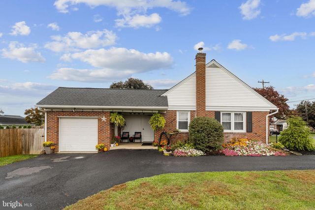 210 MUSSER RD, East Earl, PA 17519