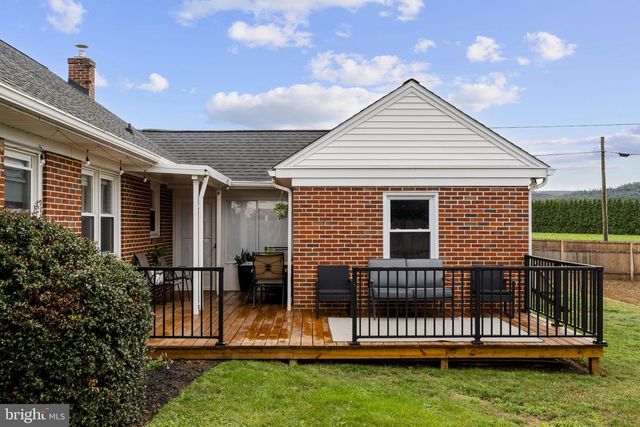 210 MUSSER RD, East Earl, PA 17519