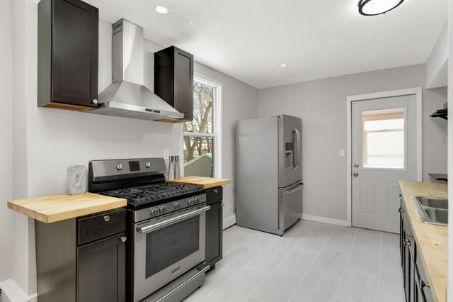 2518 Thomas Avenue N, Minneapolis, MN 55411