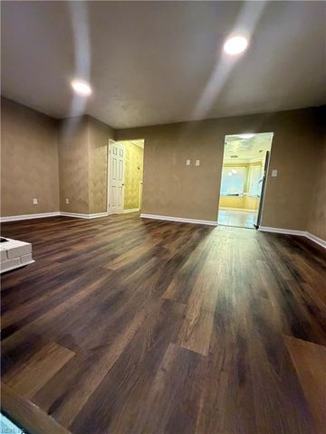 1829 Candlelight DR, Chesapeake, VA 23325