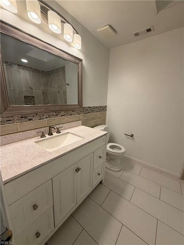 1829 Candlelight DR, Chesapeake, VA 23325