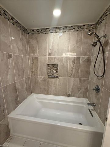 1829 Candlelight DR, Chesapeake, VA 23325