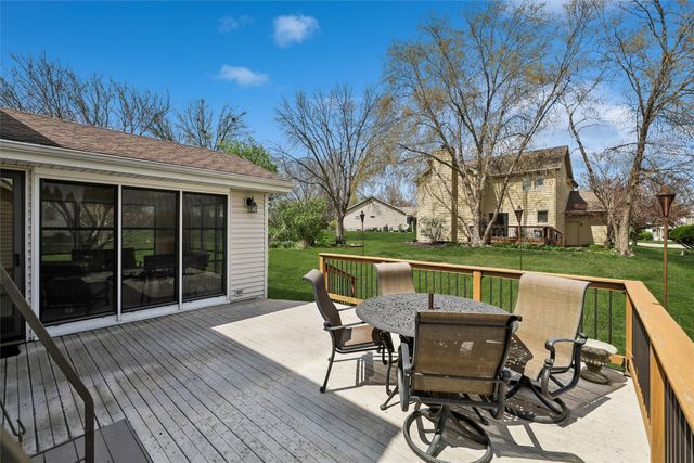 9913 Alpine Drive, Urbandale, IA 50322