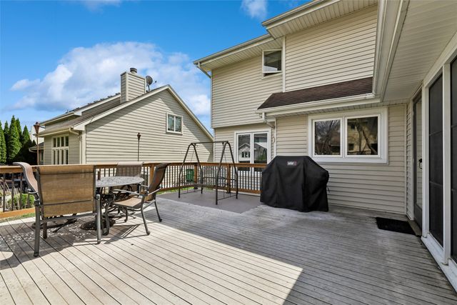 9913 Alpine Drive, Urbandale, IA 50322