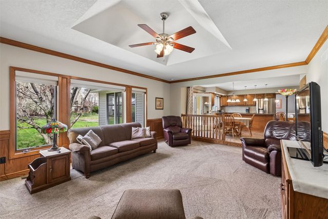 9913 Alpine Drive, Urbandale, IA 50322