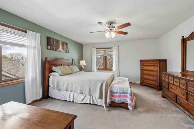 9913 Alpine Drive, Urbandale, IA 50322