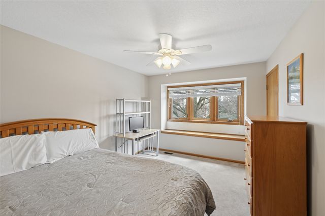 9913 Alpine Drive, Urbandale, IA 50322