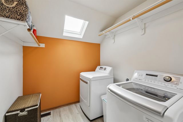 9913 Alpine Drive, Urbandale, IA 50322