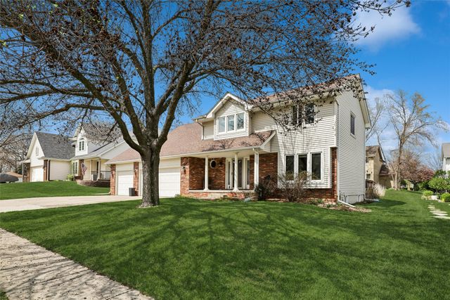 9913 Alpine Drive, Urbandale, IA 50322