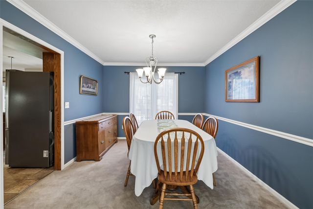 9913 Alpine Drive, Urbandale, IA 50322