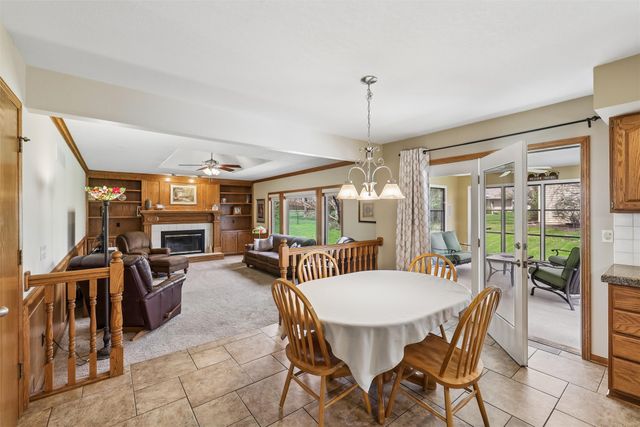 9913 Alpine Drive, Urbandale, IA 50322