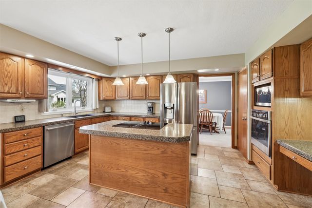 9913 Alpine Drive, Urbandale, IA 50322