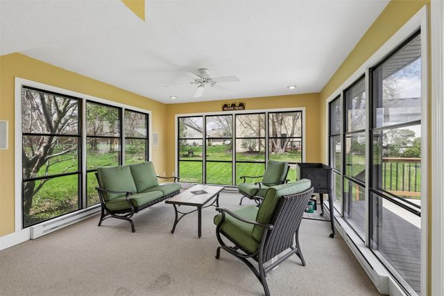 9913 Alpine Drive, Urbandale, IA 50322