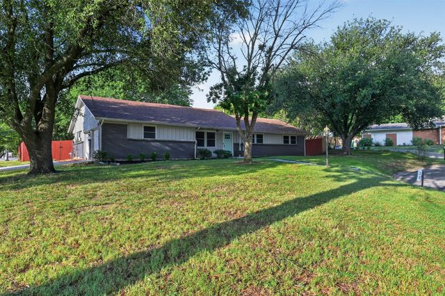 2403 Robin Circle, Denton, TX 76209
