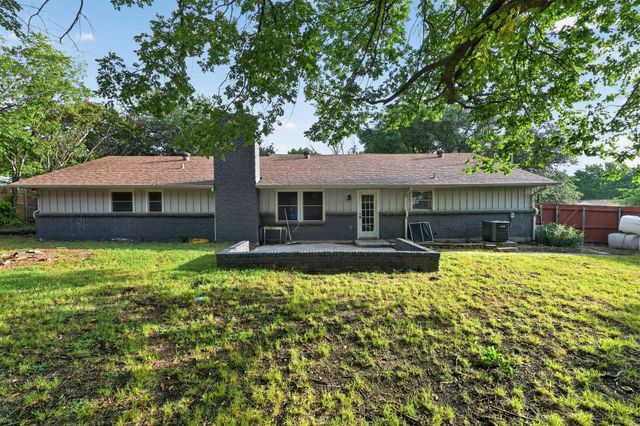 2403 Robin Circle, Denton, TX 76209