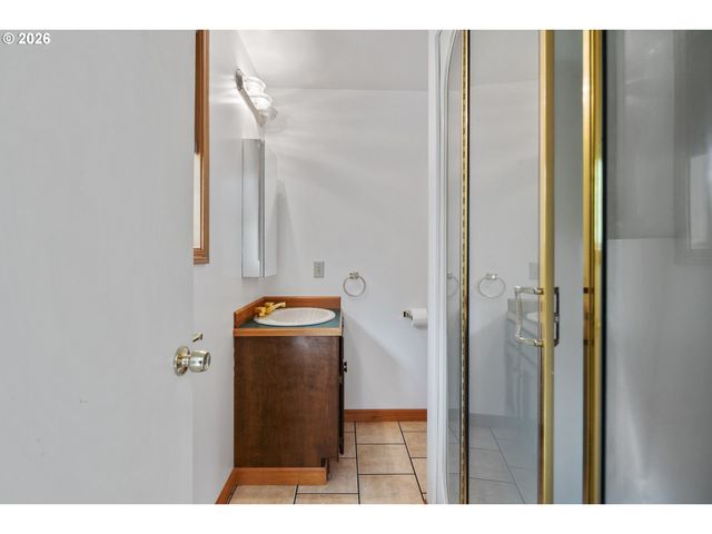 1011 Nw 405TH St, Woodland, WA 98674