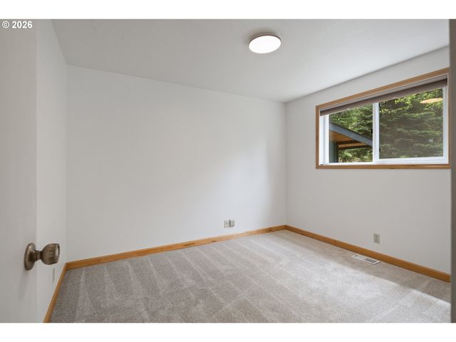 1011 Nw 405TH St, Woodland, WA 98674