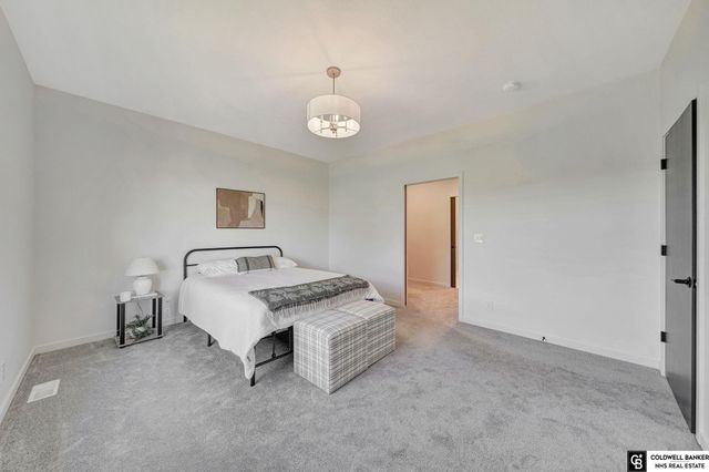 1002 Middleton Avenue, Lincoln, NE 68521