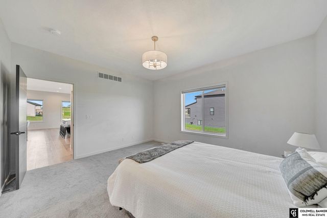 1002 Middleton Avenue, Lincoln, NE 68521