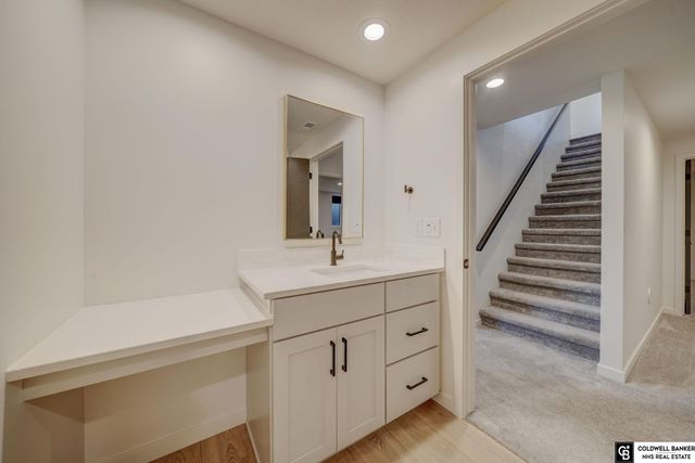 1002 Middleton Avenue, Lincoln, NE 68521