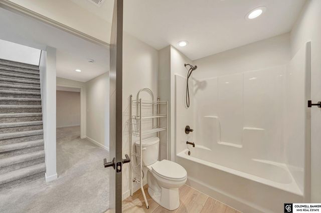 1002 Middleton Avenue, Lincoln, NE 68521