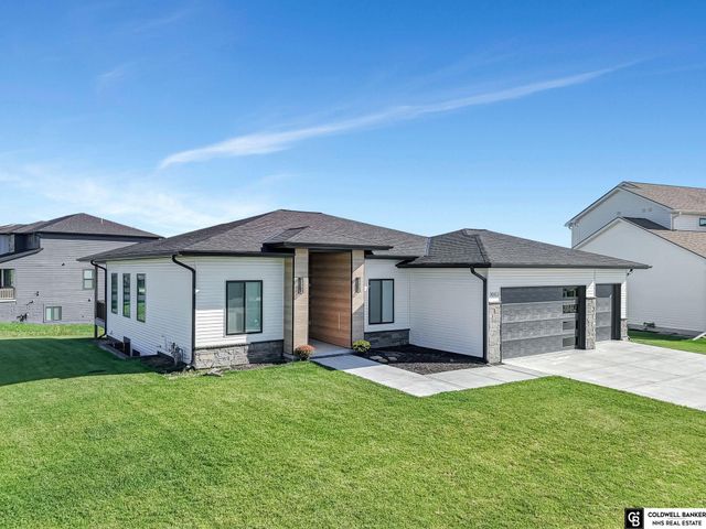 1002 Middleton Avenue, Lincoln, NE 68521