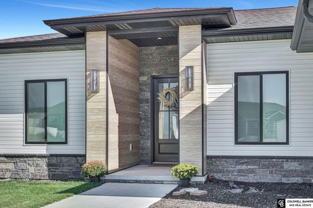 1002 Middleton Avenue, Lincoln, NE 68521