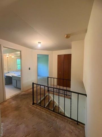 35800 Lyndon Street, Livonia, MI 48154